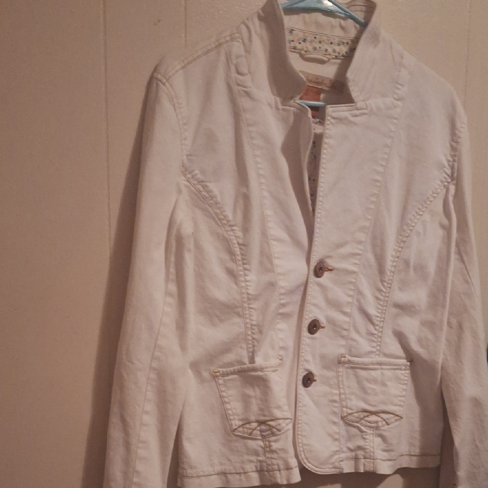 Christopher Blue Cream Blazer with Button Detail